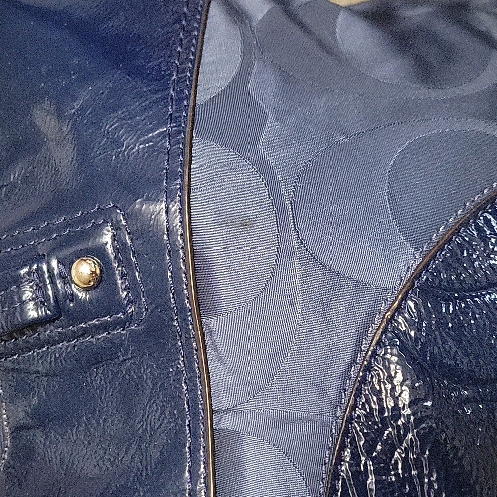 Coach Laura Signature Tote - Picture 5 of 11